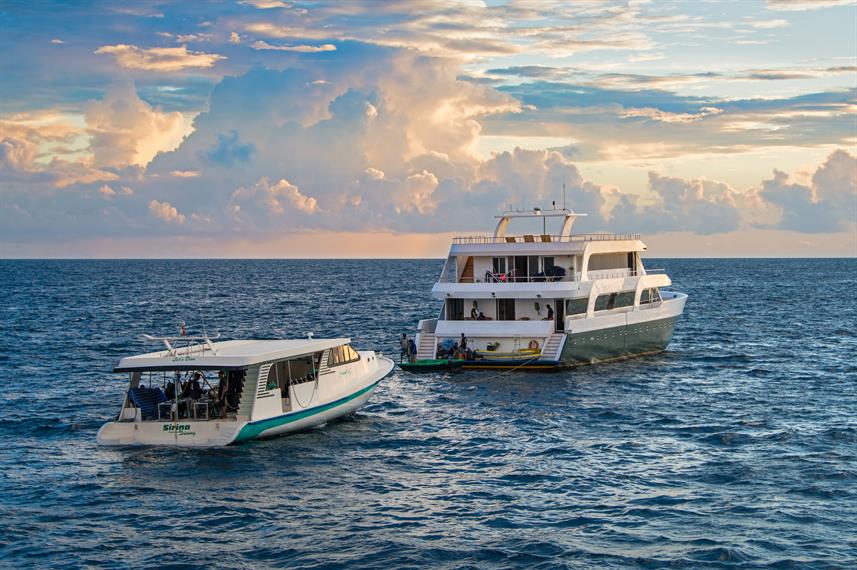 Emperor Leo Liveaboard photo 3