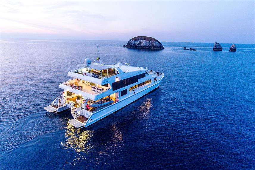 Solitude Adventurer Liveaboard photo 5