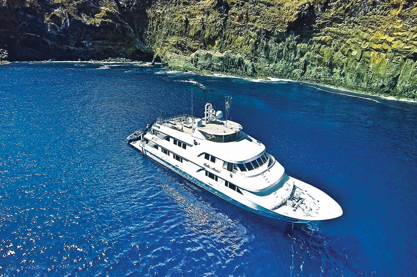 Nautilus Belle Amie Liveaboard photo 2