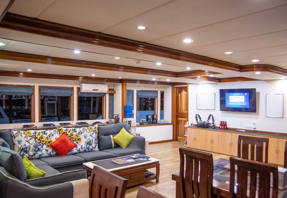 Emperor Virgo Liveaboard photo 5