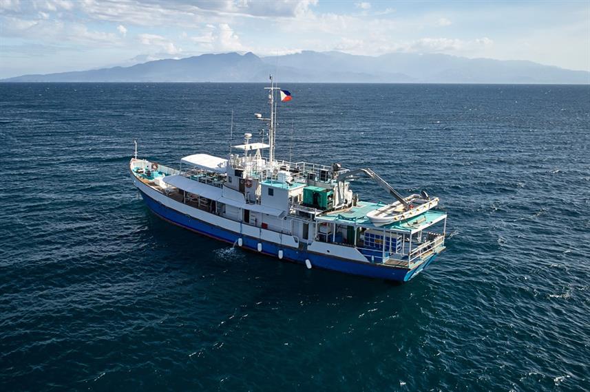 Resolute Liveaboard photo 3