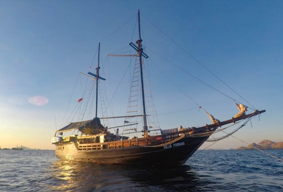Bulan Purnama Liveaboard