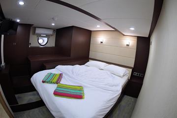 Lower Deck Double