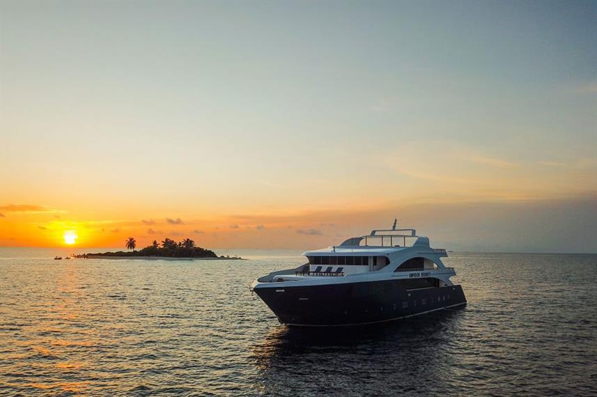 Emperor Serenity Liveaboard photo 2