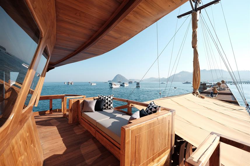 Andamari Phinisi Liveaboard photo 2