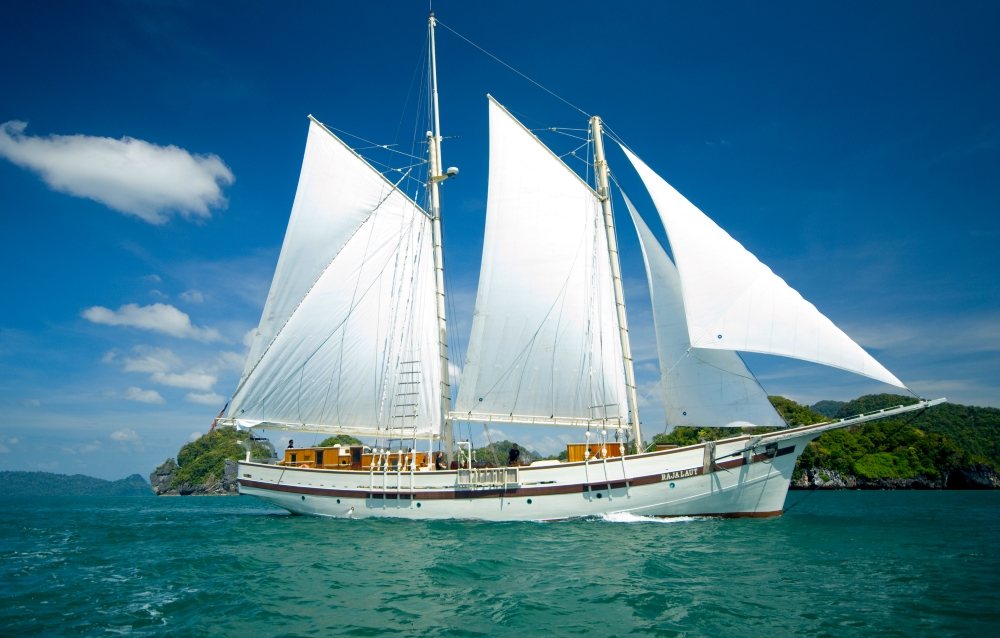 Emperor Raja Laut Liveaboard photo 2