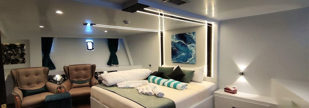 Dolphin Suites Lower Deck